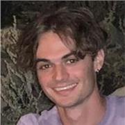 Tutor di Matematica per la scuola primaria e secondaria di primo e secondo grado, con esperienza nell’accompagnare gli studenti nell'apprendimento della materia